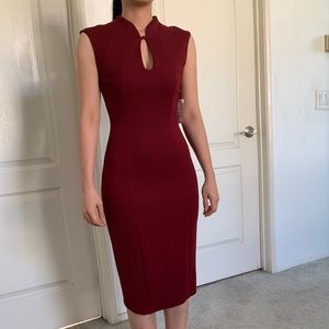 Neiman Marcus Burgundy keyhole sleeveless dress